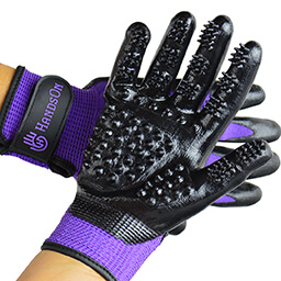 hands on pet shedding gloves